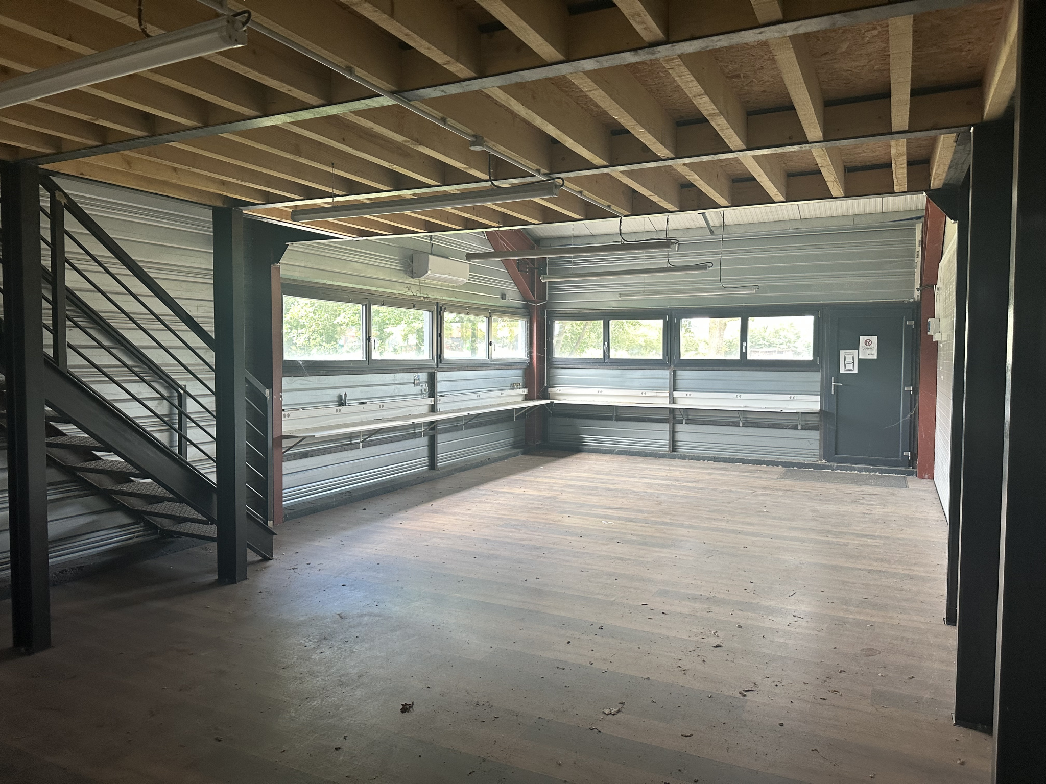 VENTE - Local - Feurs (42110) - 625000 €