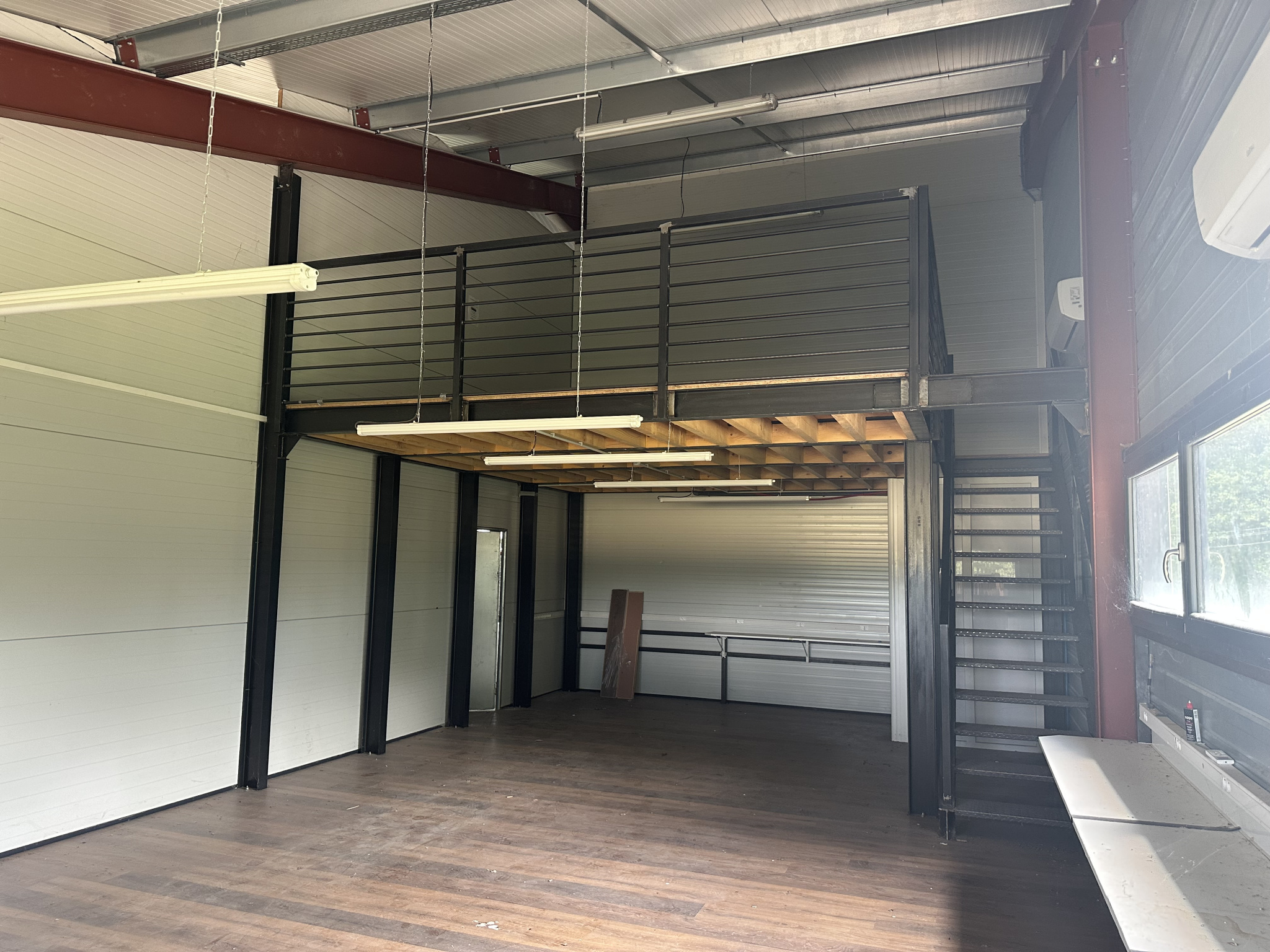 VENTE - Local - Feurs (42110) - 625000 €
