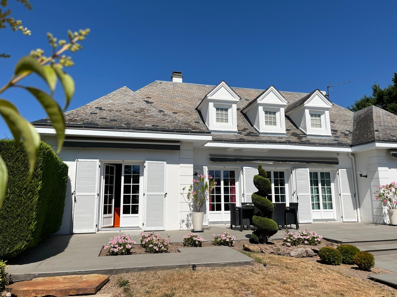 VENTE - Maison/villa - Roanne (42300) - 900000 €