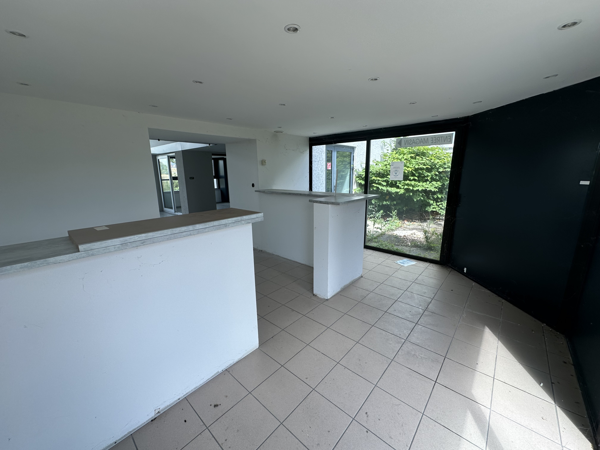 VENTE - Local - Feurs (42110) - 238000 €