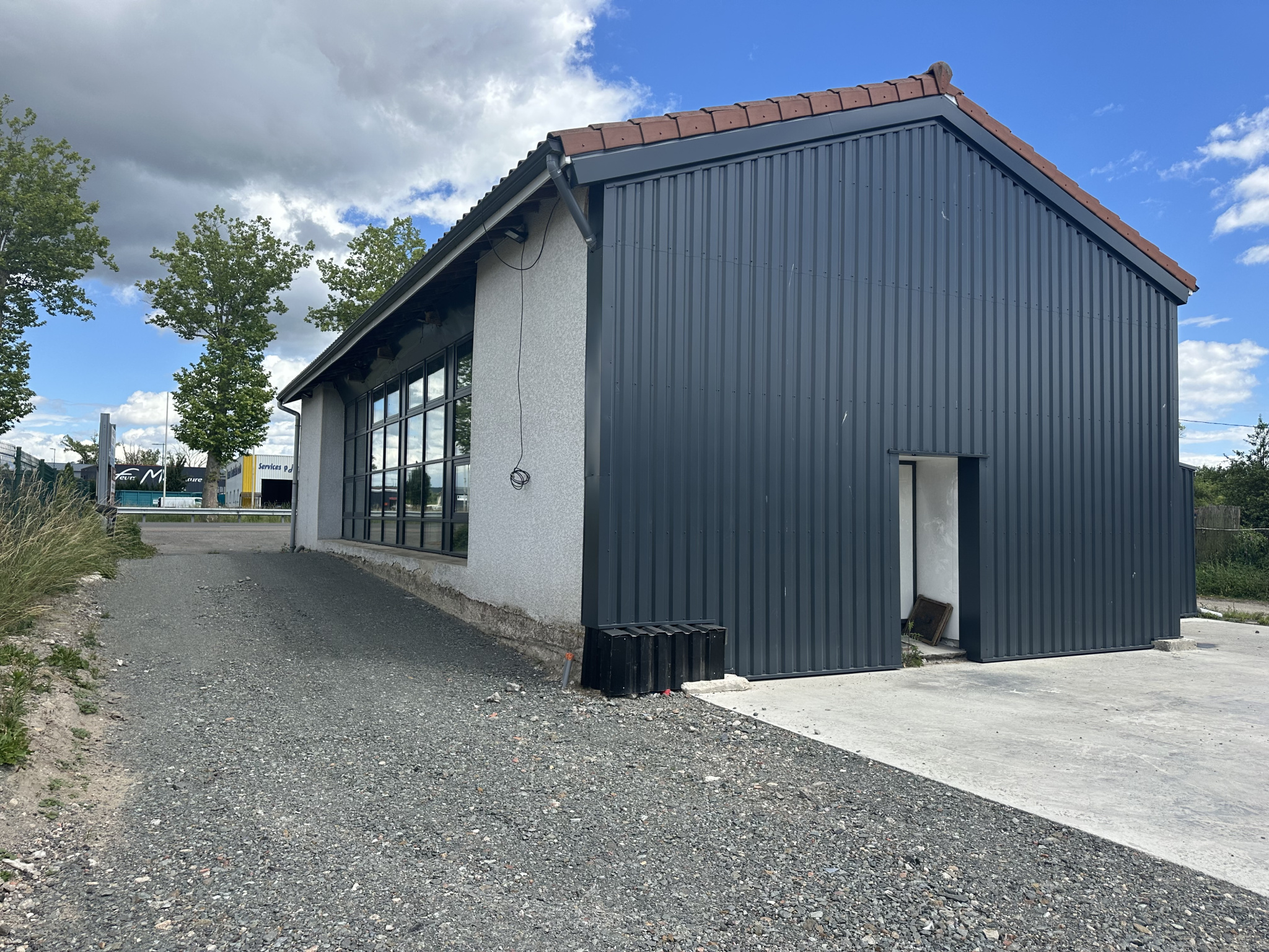 VENTE - Local - Feurs (42110) - 238000 €