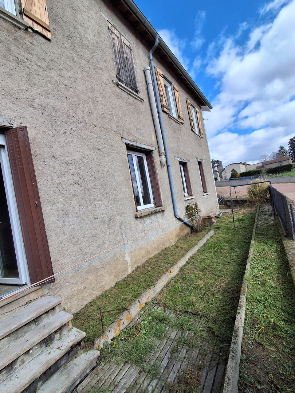 VENTE - Maison/villa - Saint-Germain-Laval (42260) - 158000 €