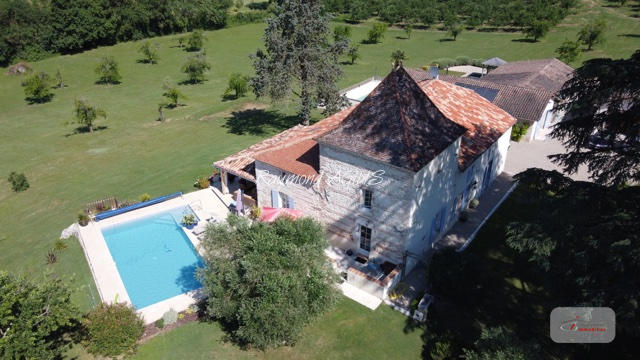 VENTE DE PRESTIGE - Maison/villa - Castelmoron-sur-Lot (47260) - 1162600 €