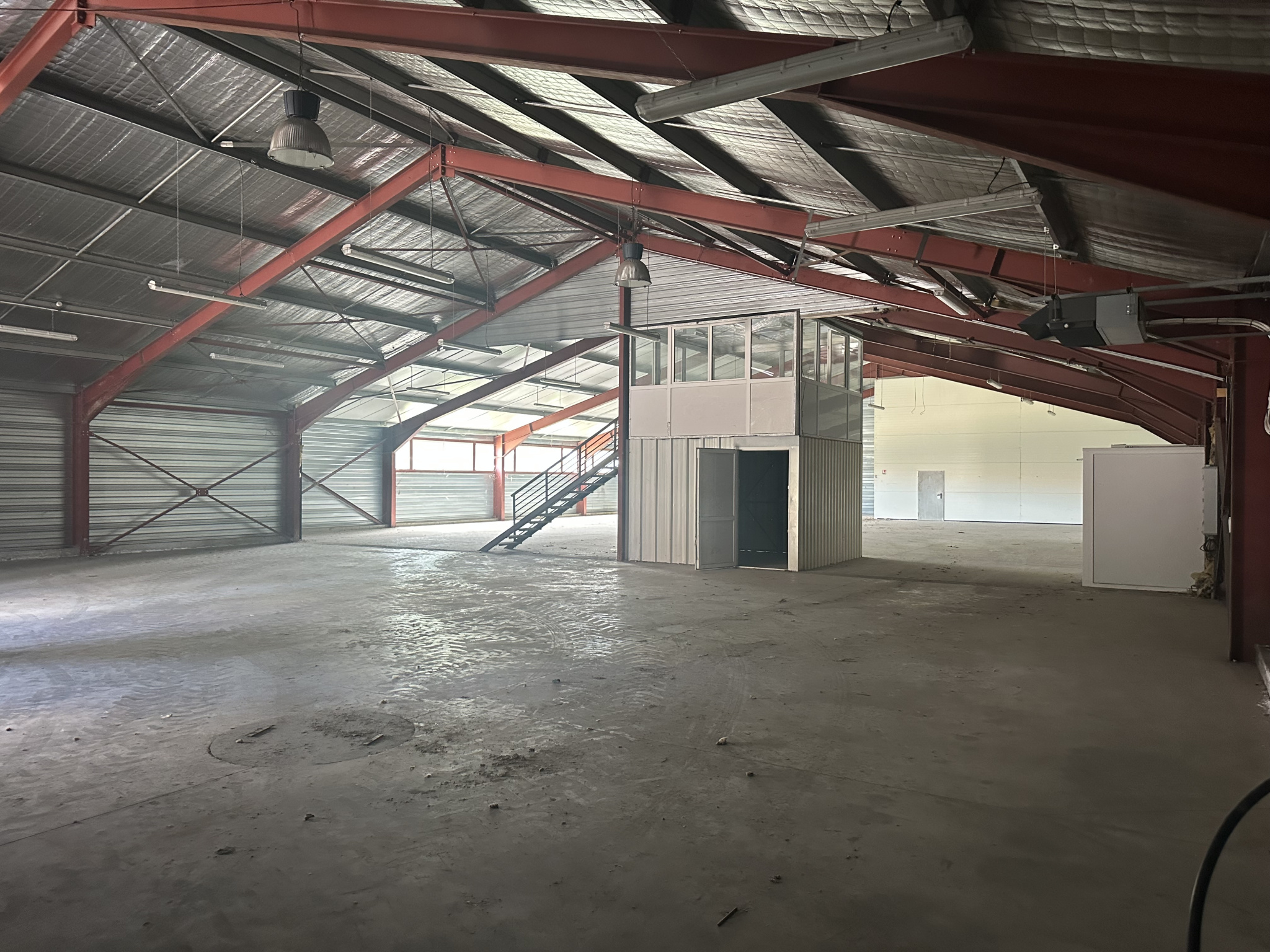 VENTE - Local - Feurs (42110) - 625000 €