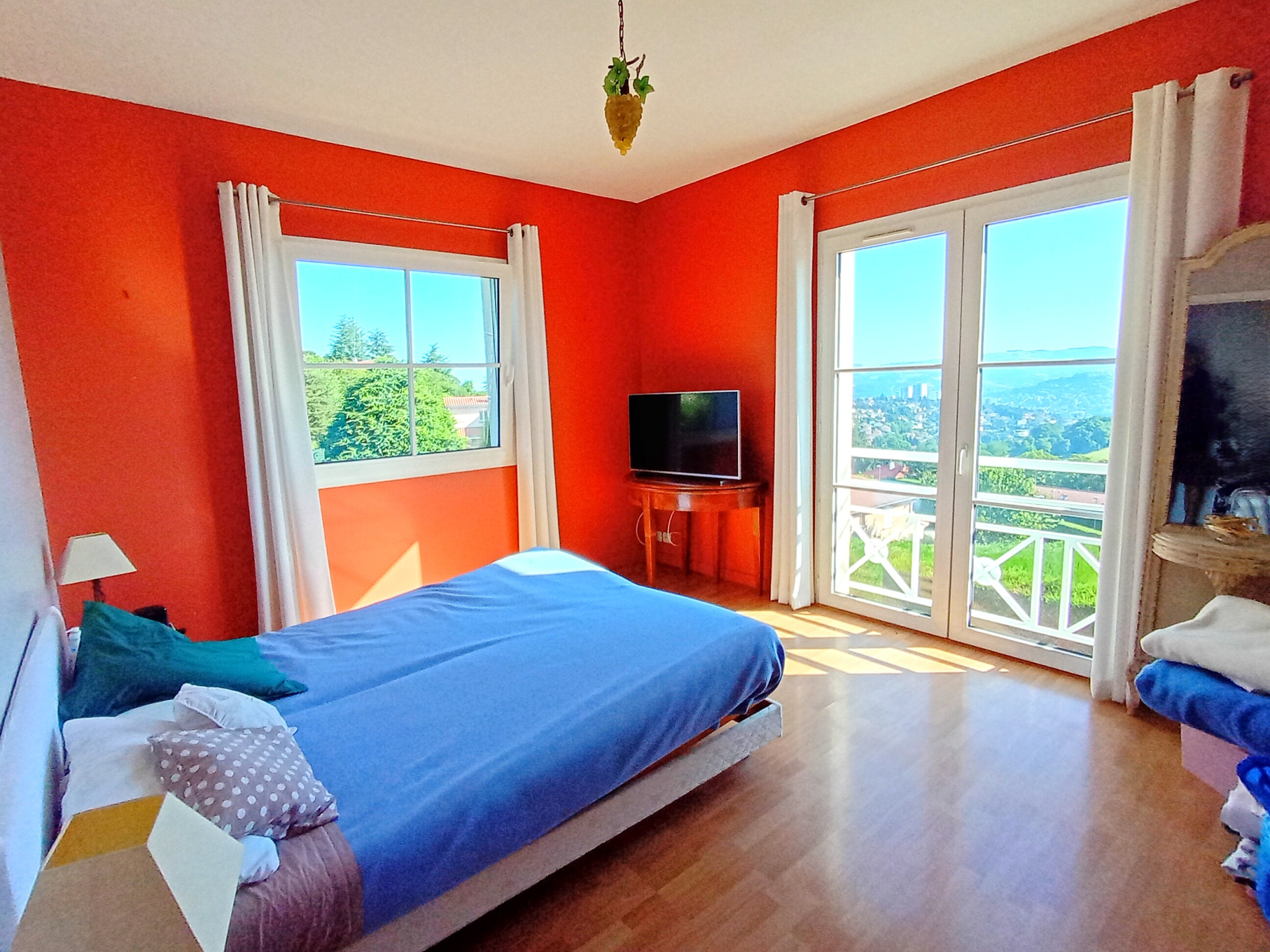 VENTE - Maison/villa - Saint-Genest-Lerpt (42530) - 480000 €