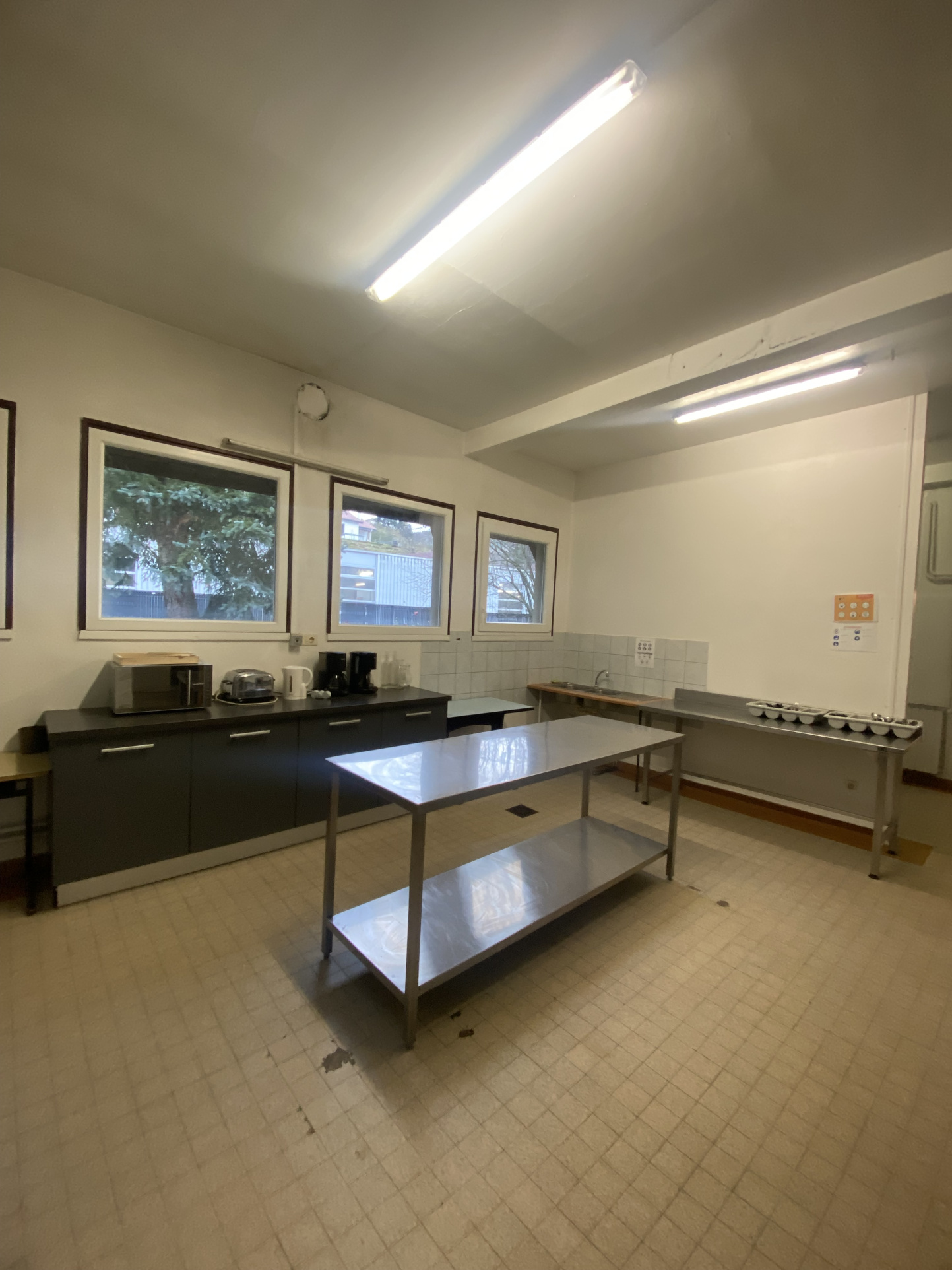 VENTE - Local - Riotord (43220) - 399000 €