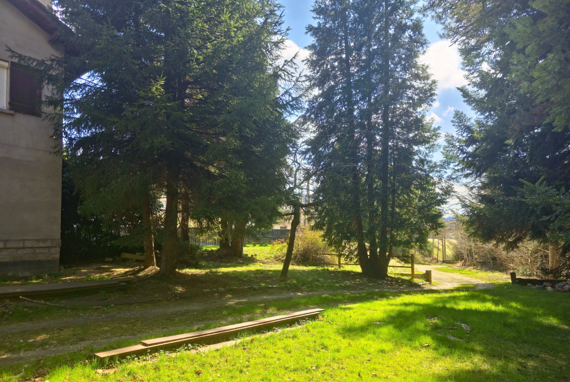 VENTE - Local - Riotord (43220) - 399000 €