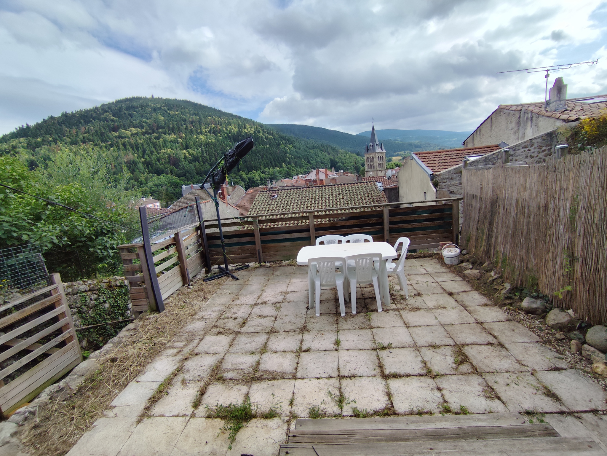 VENTE - Maison/villa - Bourg-Argental (42220) - 118000 €