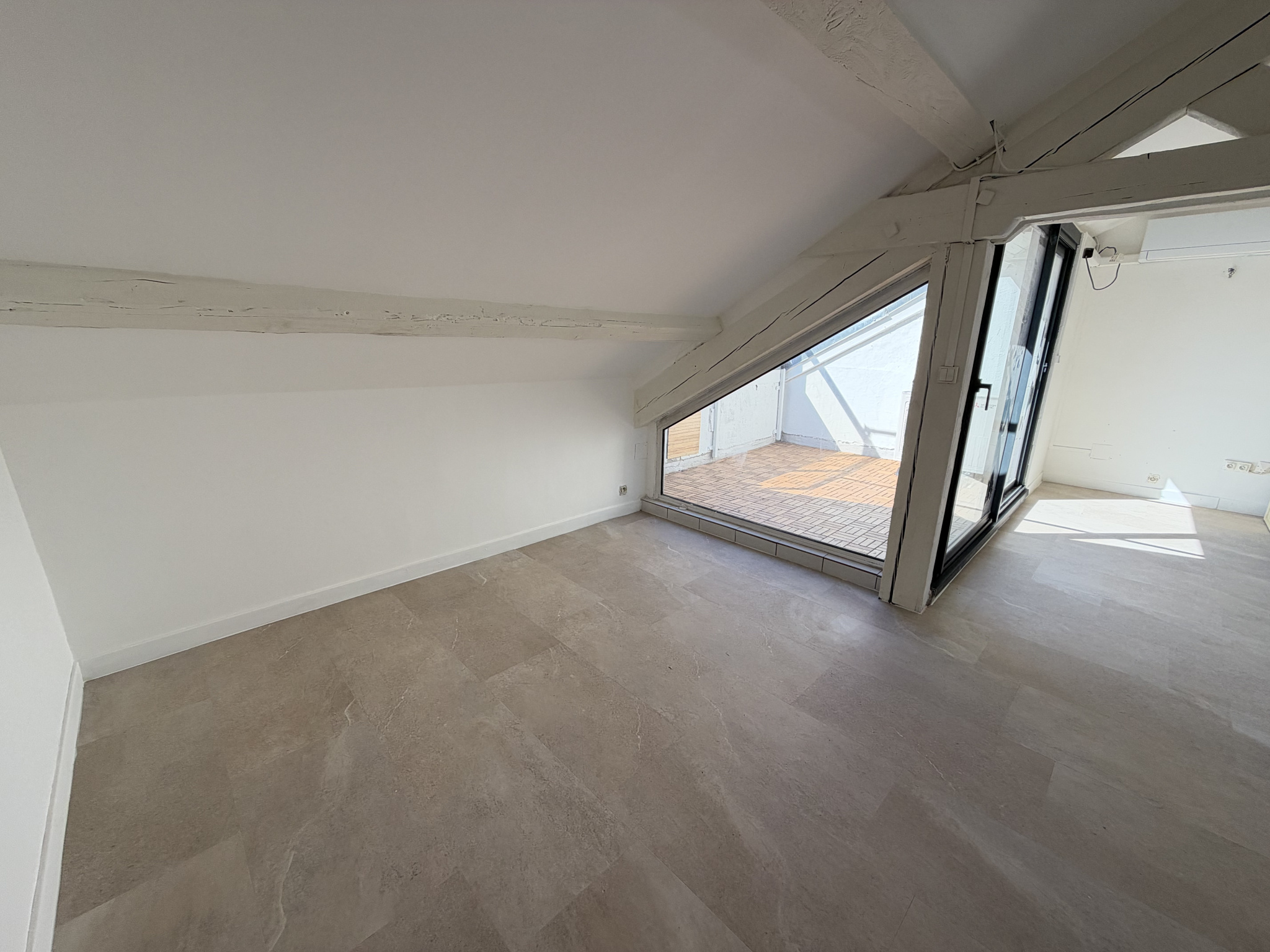 LOCATION - Appartement - Lyon (69007) - 1200 €