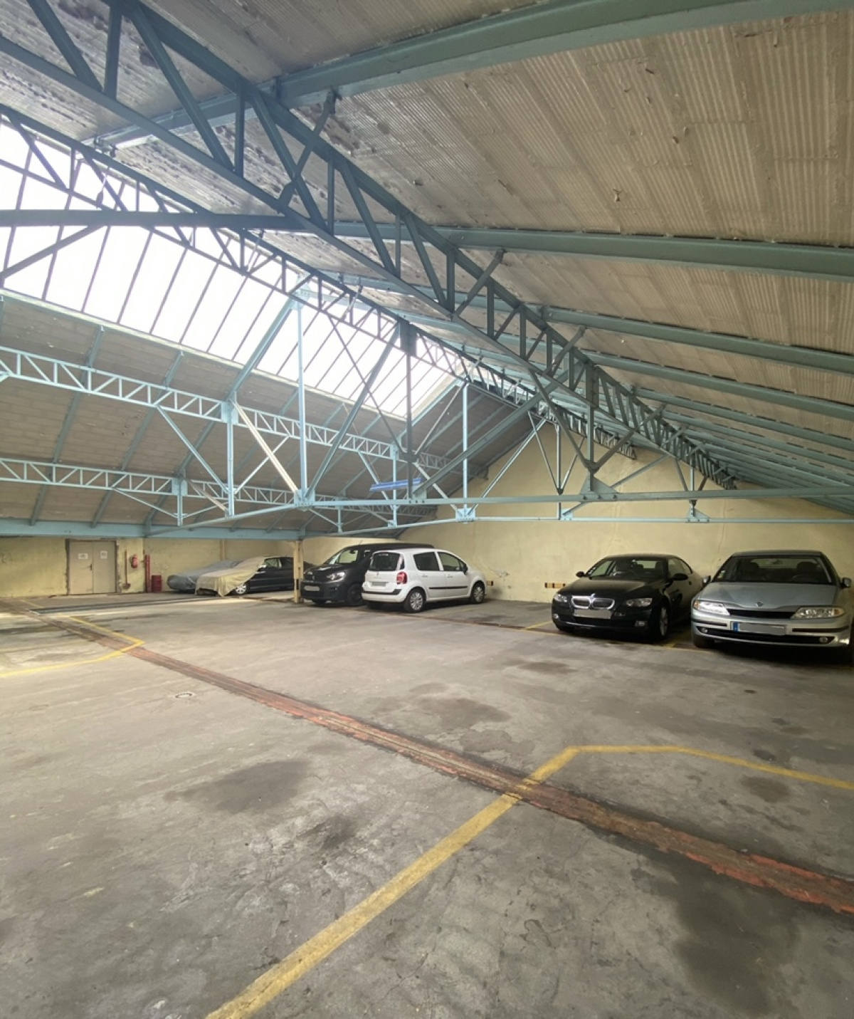 VENTE - Parking/box - Saint-Étienne (42100) - 95000 €