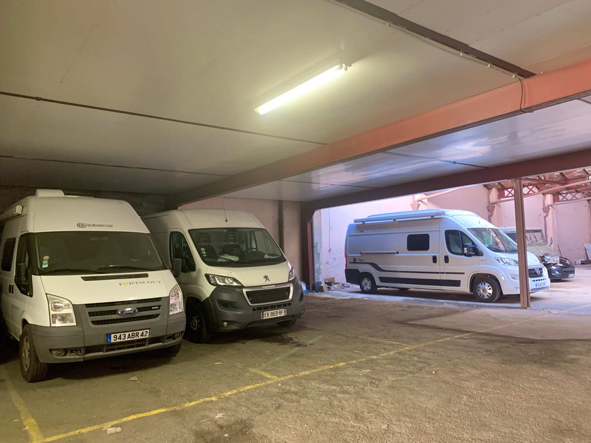 LOCATION - Parking/box - Saint-Étienne (42100) - 70 €