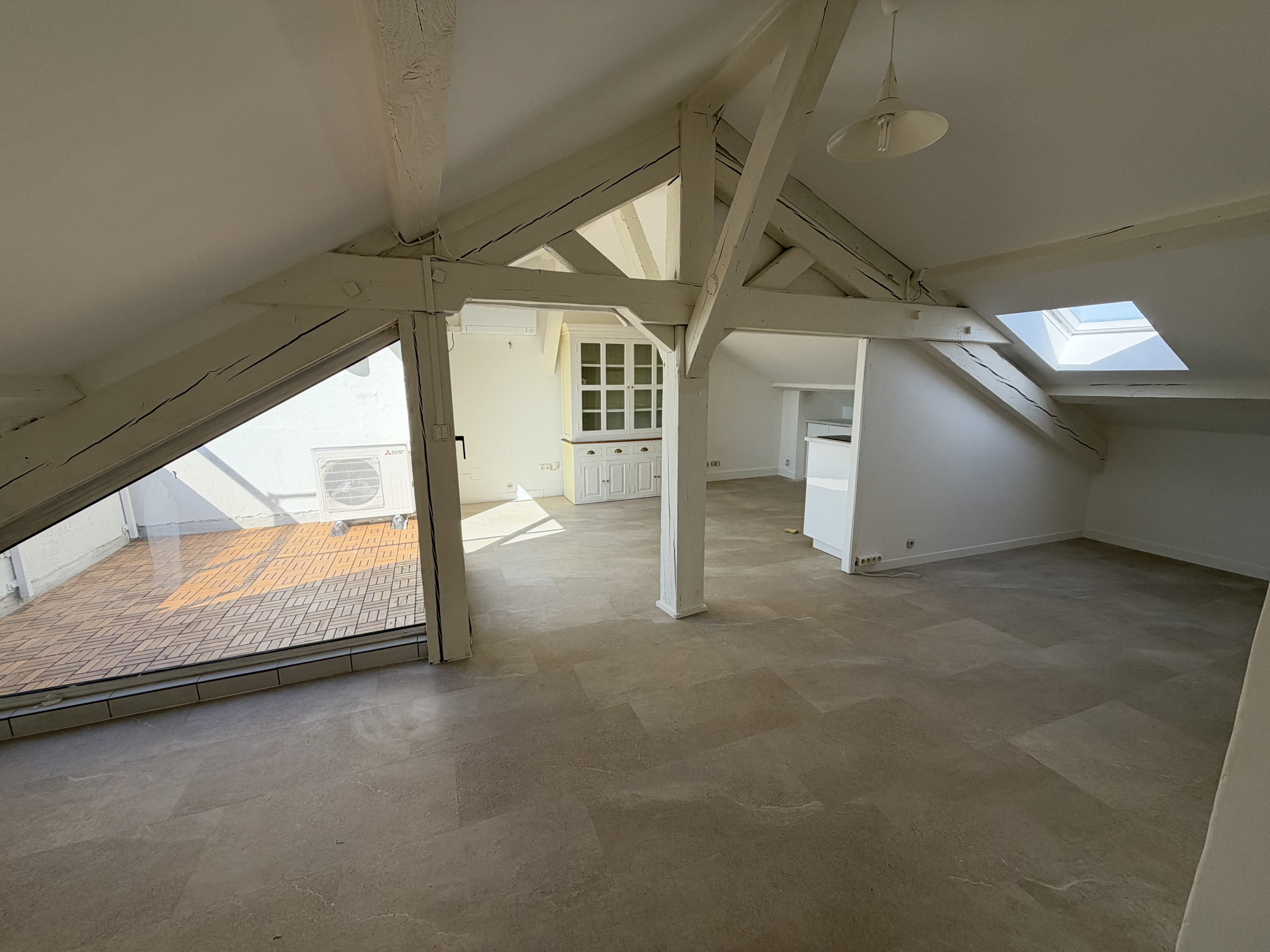 LOCATION - Appartement - Lyon (69007) - 1200 €