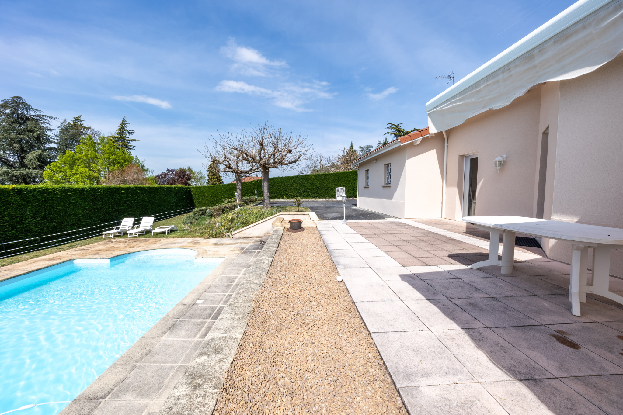 VENTE - Maison/villa - Saint-Bonnet-les-Oules (42330) - 535000 €