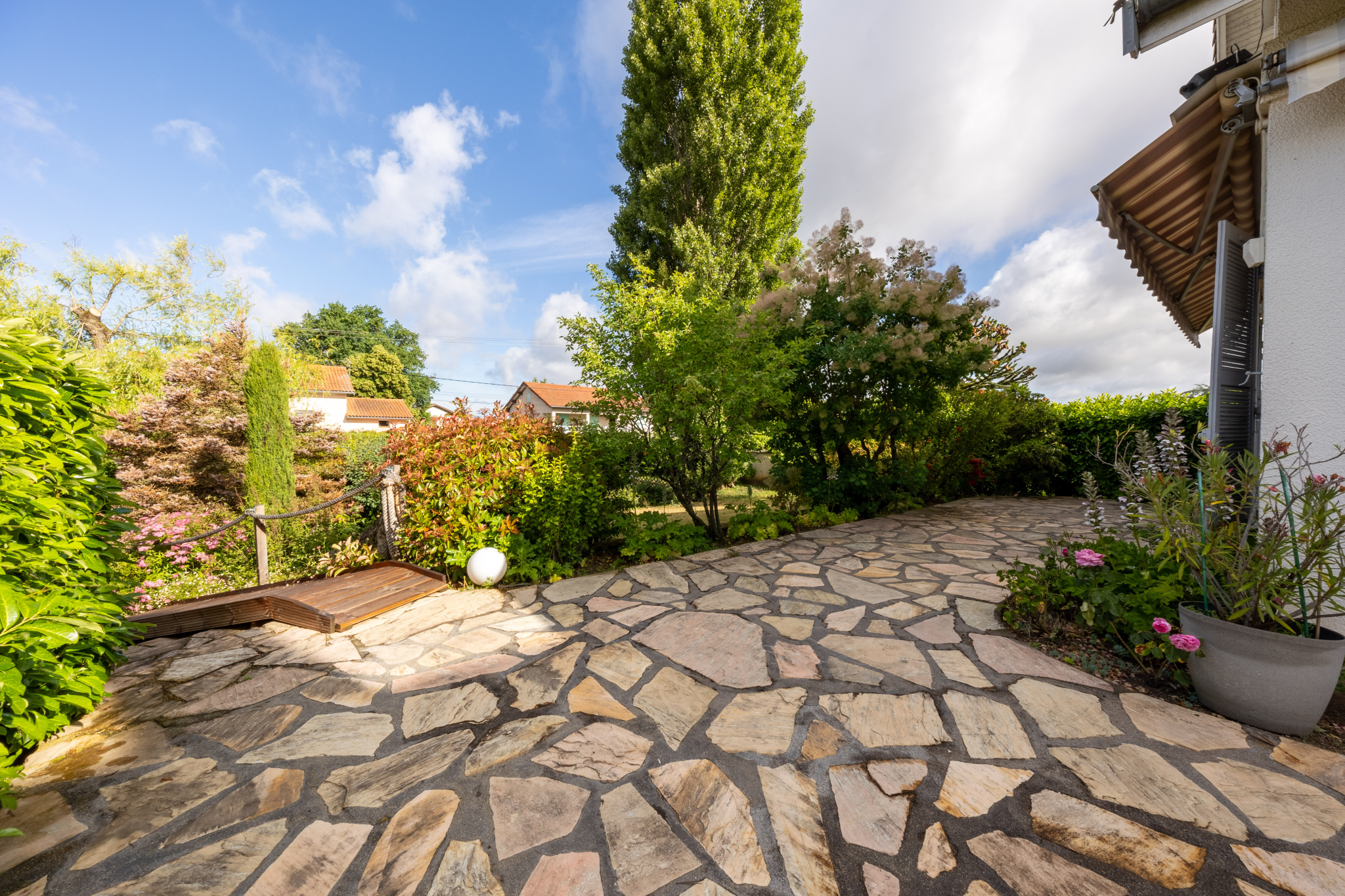 VENTE - Maison/villa - Saint-André-le-Puy (42210) - 349000 €