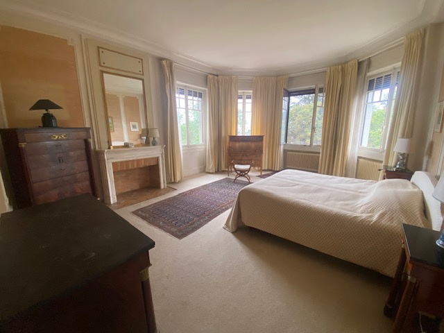 VENTE DE PRESTIGE - Maison/villa - Chazelles-sur-Lyon (42140) - 690000 €
