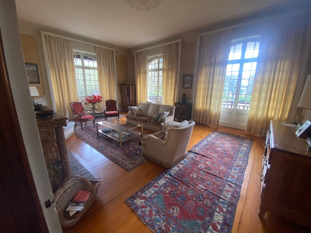 VENTE DE PRESTIGE - Maison/villa - Chazelles-sur-Lyon (42140) - 690000 €