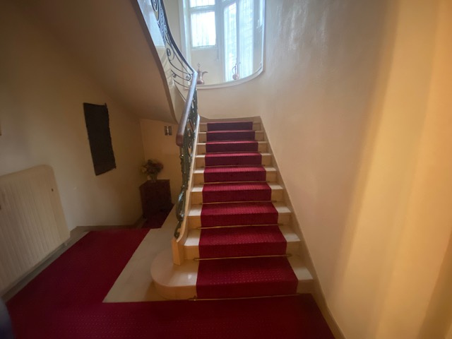 VENTE DE PRESTIGE - Maison/villa - Chazelles-sur-Lyon (42140) - 690000 €
