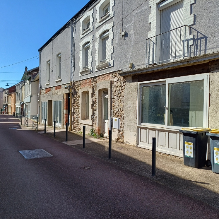 VENTE - Local - Andrézieux-Bouthéon (42160) - 107000 €