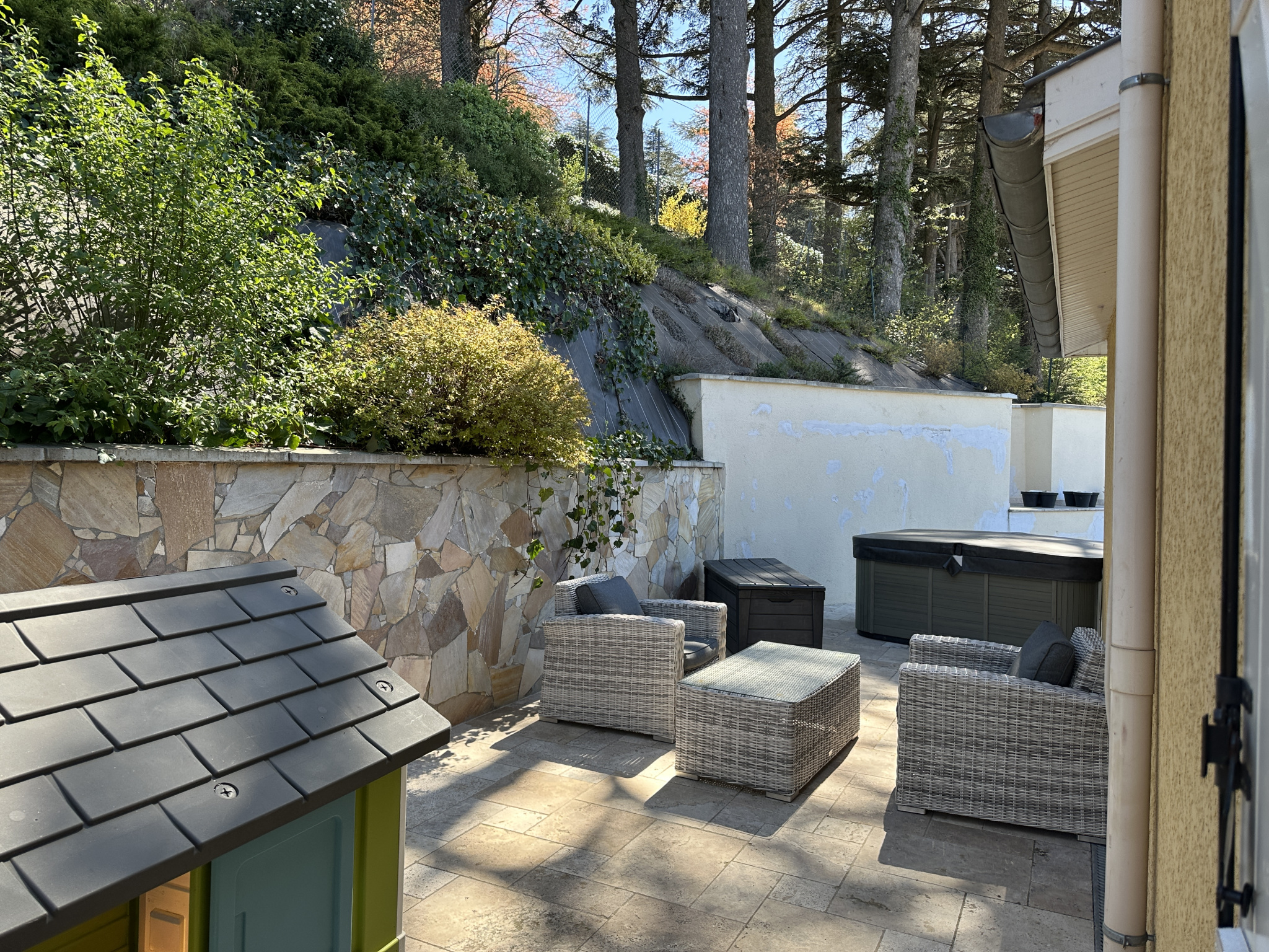VENTE - Maison/villa - Saint-Genest-Lerpt (42530) - 450000 €