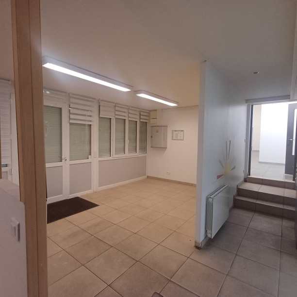 VENTE - Local - Villars (42390) - 296000 €
