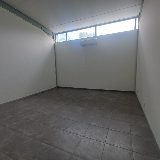 VENTE - Local - Villars (42390) - 296000 €