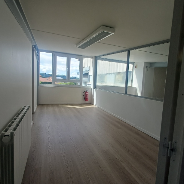 VENTE - Local - Villars (42390) - 296000 €