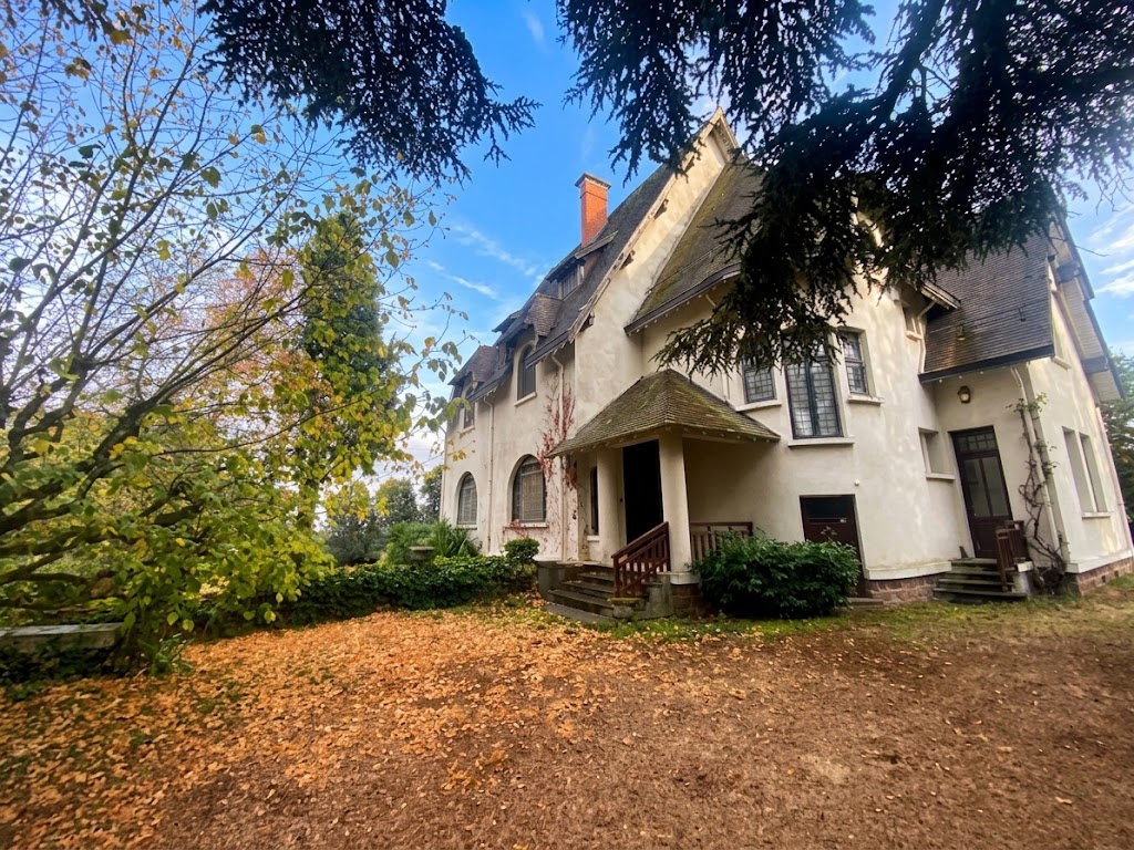 VENTE DE PRESTIGE - Maison/villa - Chazelles-sur-Lyon (42140) - 690000 €