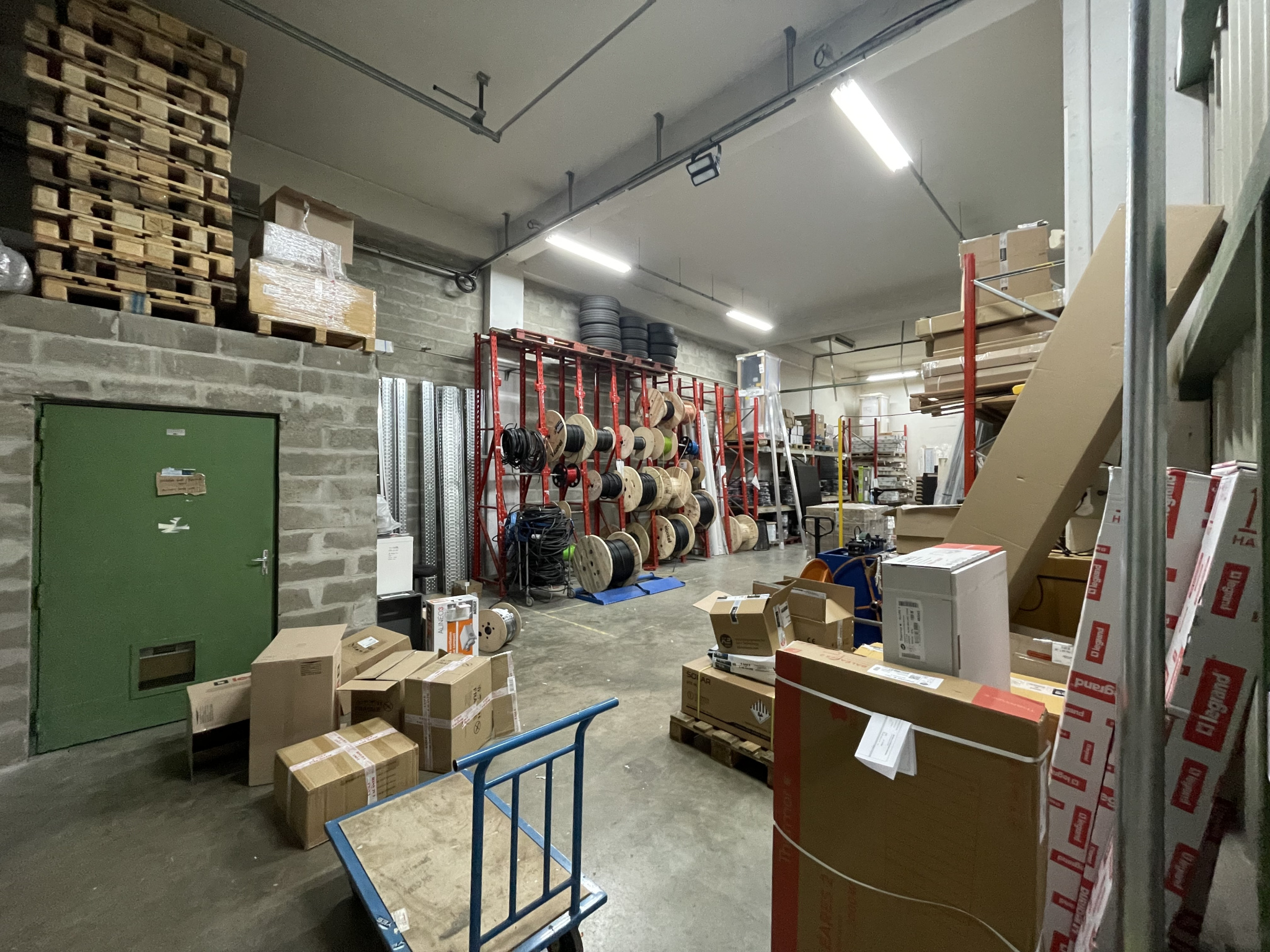 VENTE - Local - Saint-Étienne (42100) - 330000 €