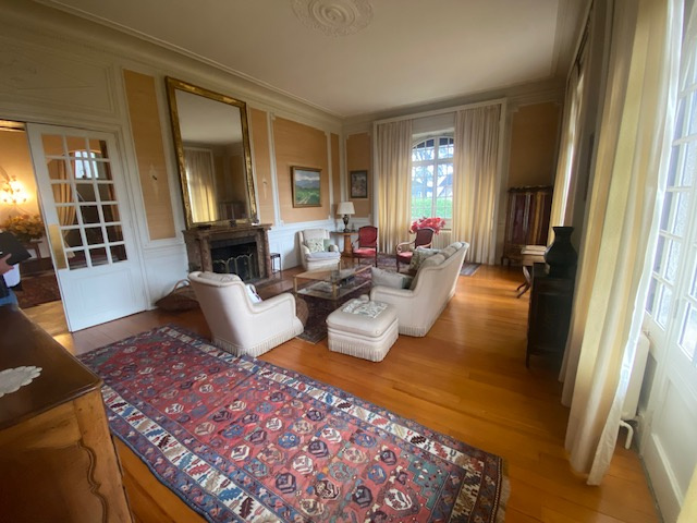 VENTE DE PRESTIGE - Maison/villa - Chazelles-sur-Lyon (42140) - 690000 €