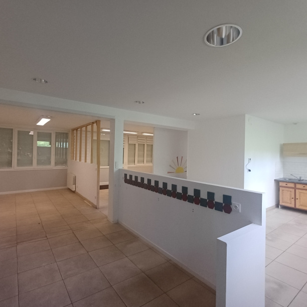 VENTE - Local - Villars (42390) - 296000 €
