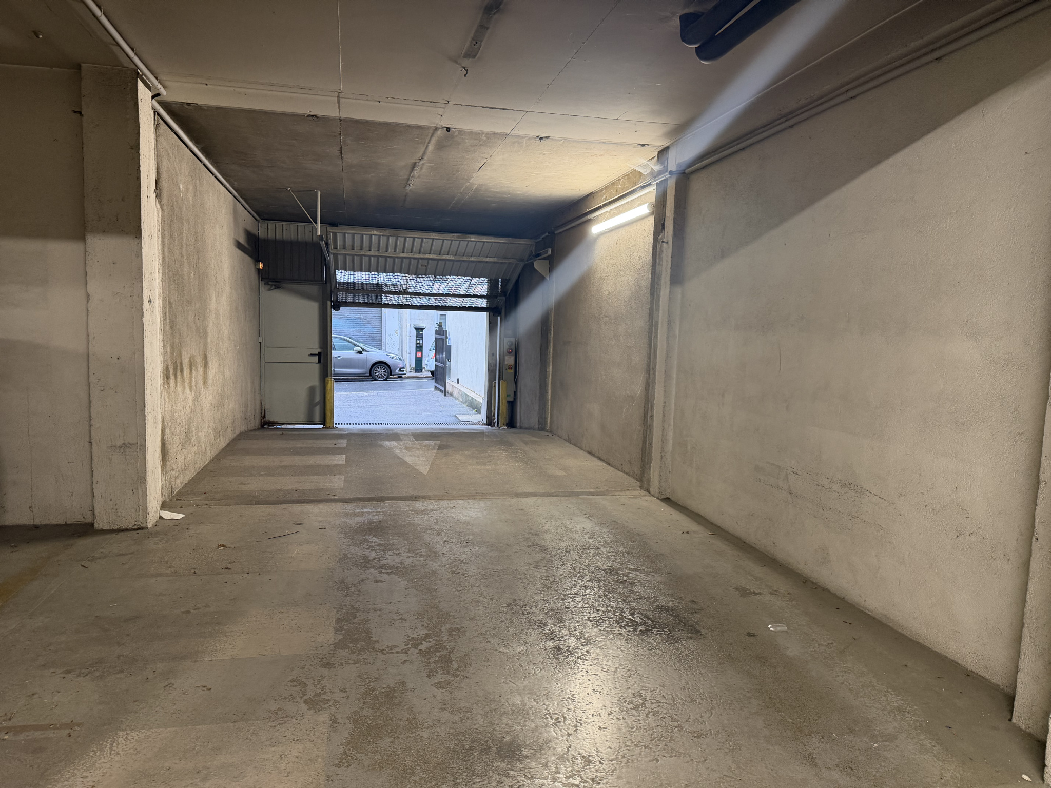 VENTE - Parking/box - Saint-Étienne (42000) - 219000 €