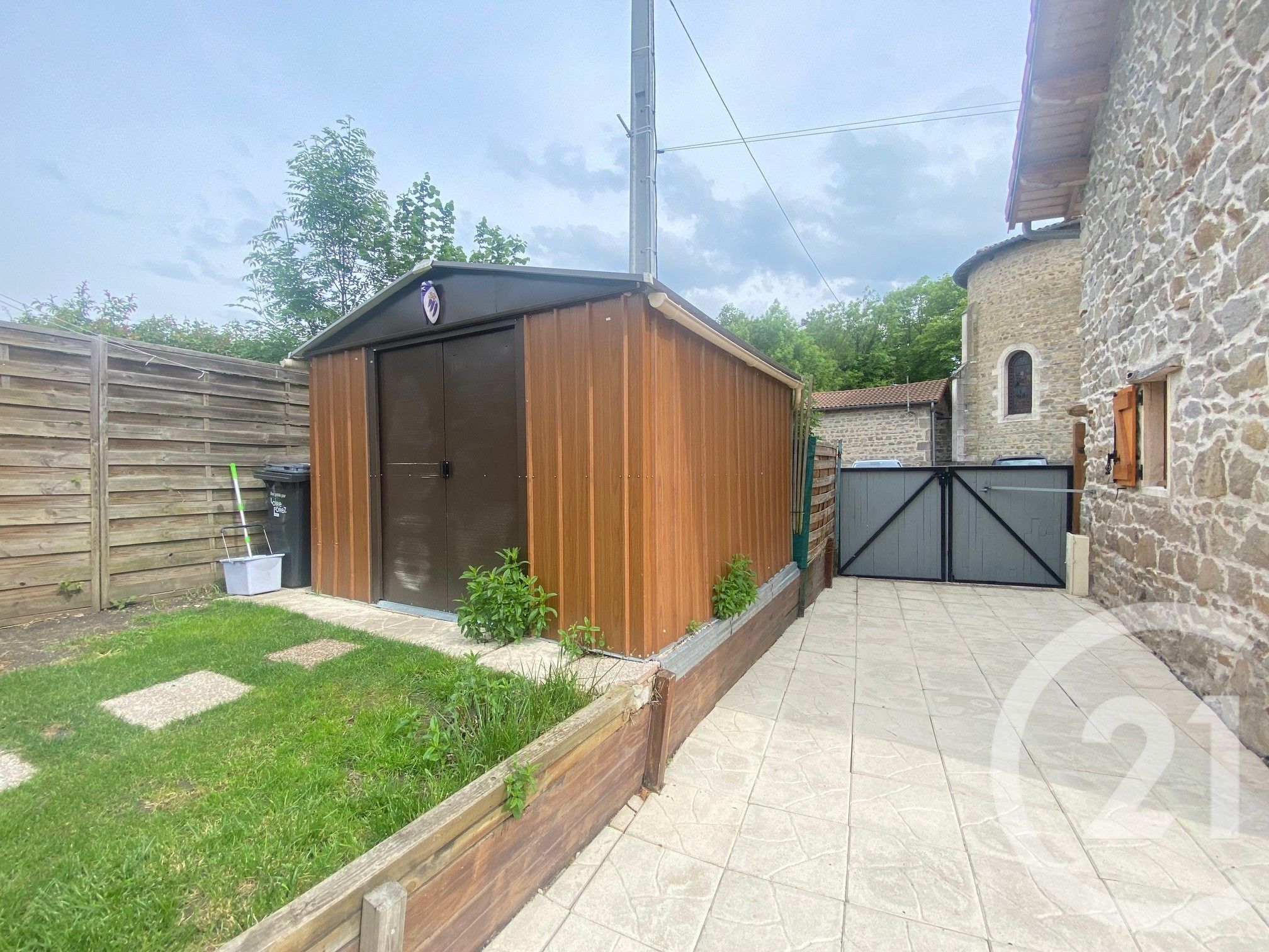 LOCATION - Maison - GREZIEUX LE FROMENTAL (42600) - 661.0 €