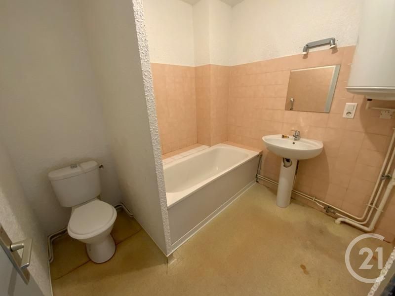 LOCATION - Appartement - ST ETIENNE (42100) - 355.0 €