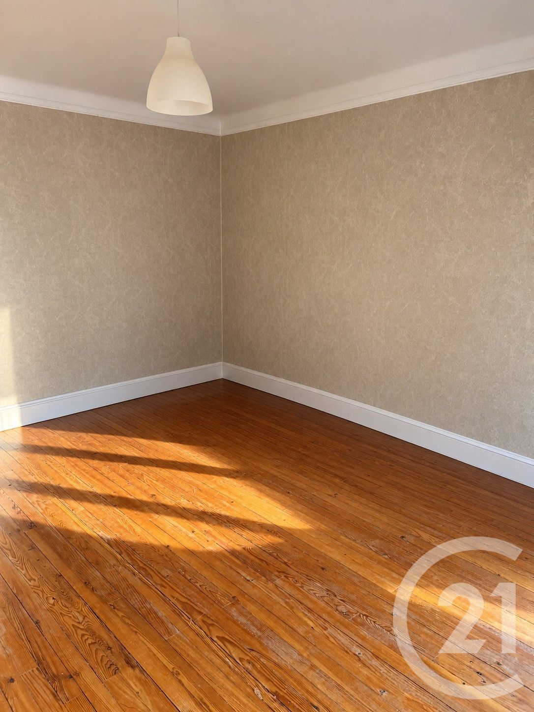 LOCATION - Appartement - ST ETIENNE (42100) - 650.0 €