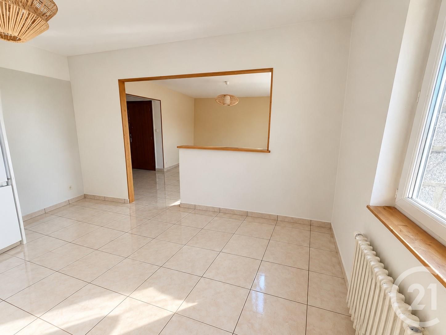 LOCATION - Appartement - ST GENEST MALIFAUX (42660) - 750.0 €