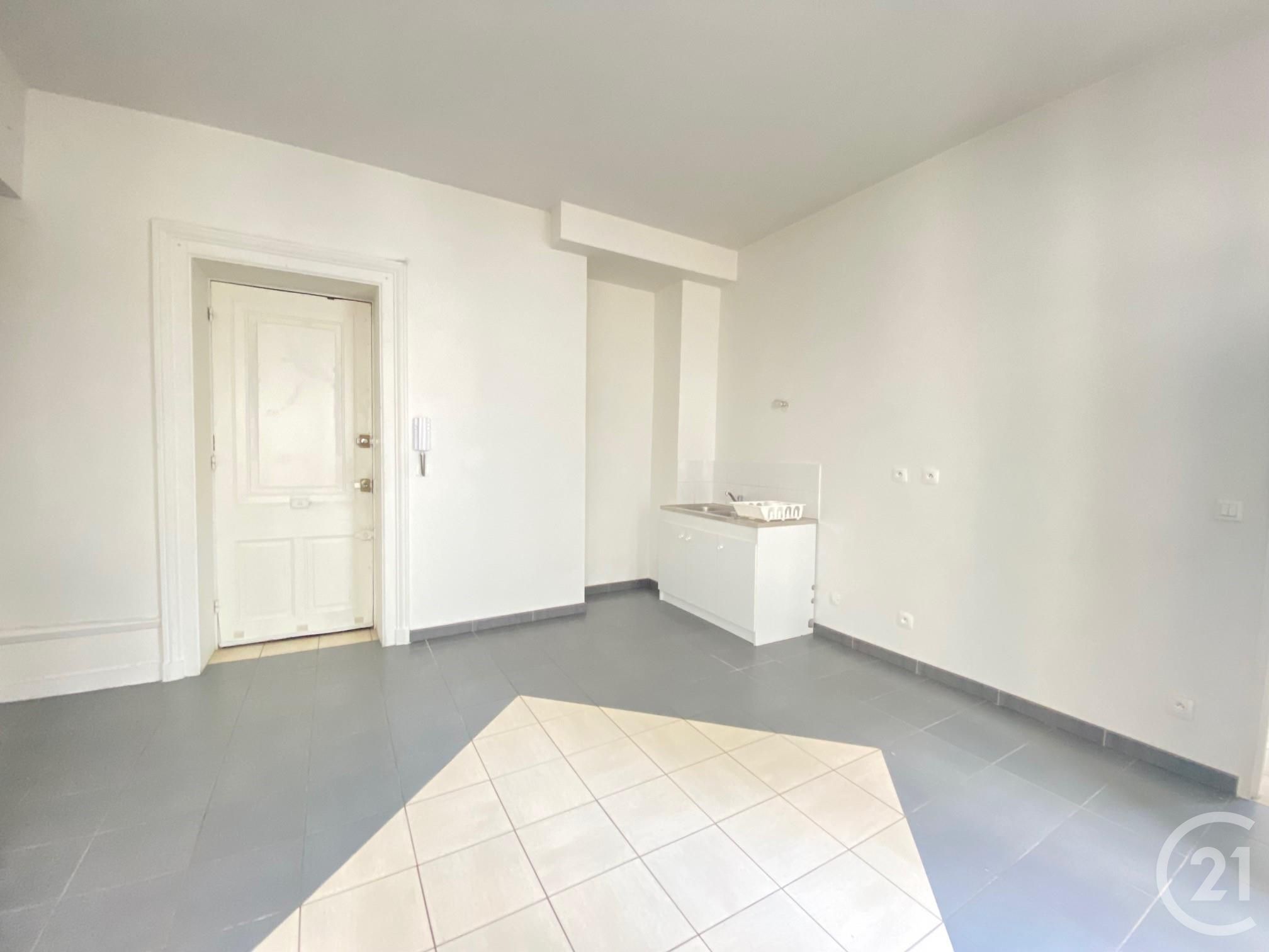 LOCATION - Appartement - ST ETIENNE (42000) - 395.0 €