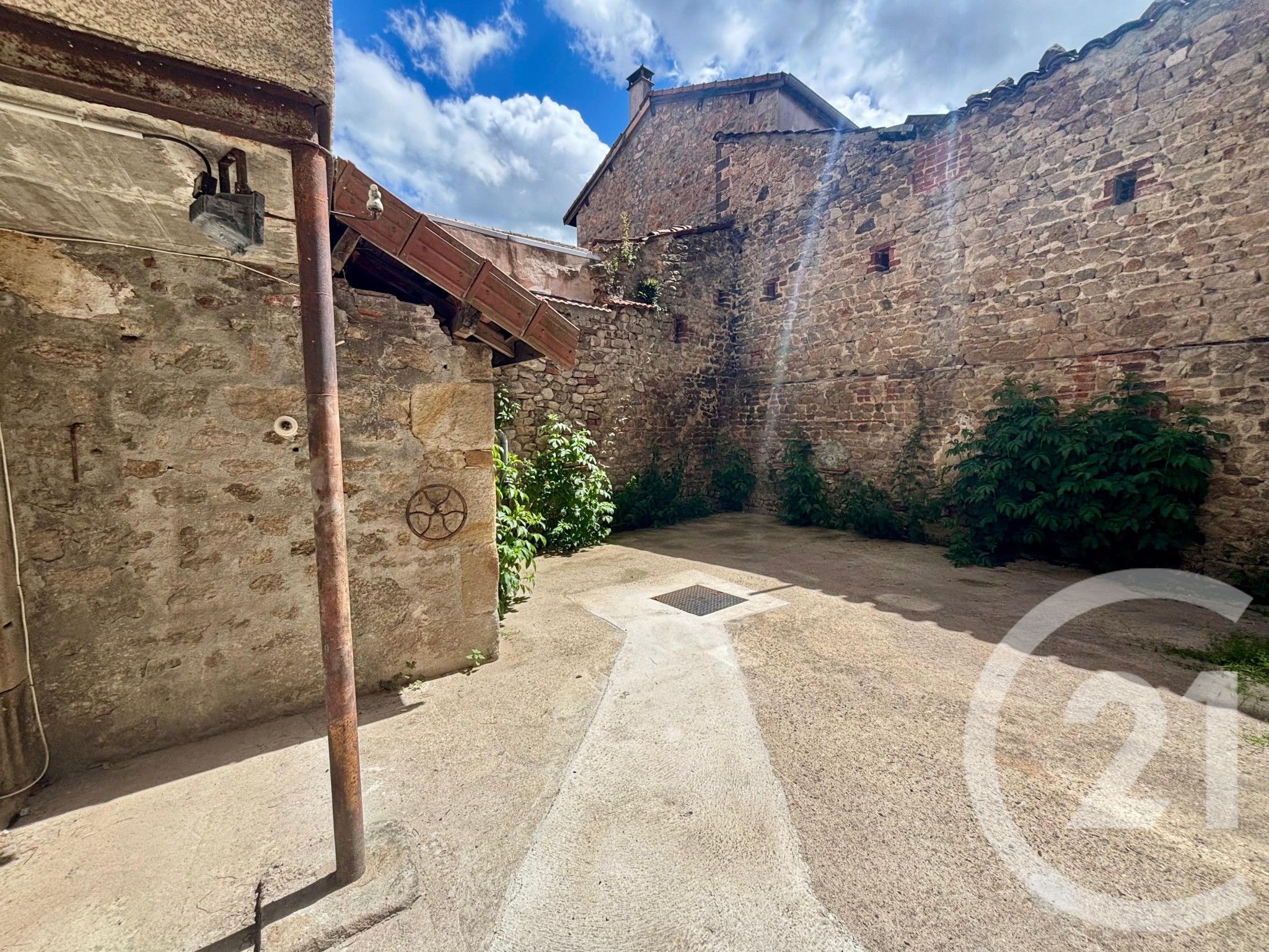 VENTE - Appartement - ST GENEST MALIFAUX (42660) - 75000.0 €