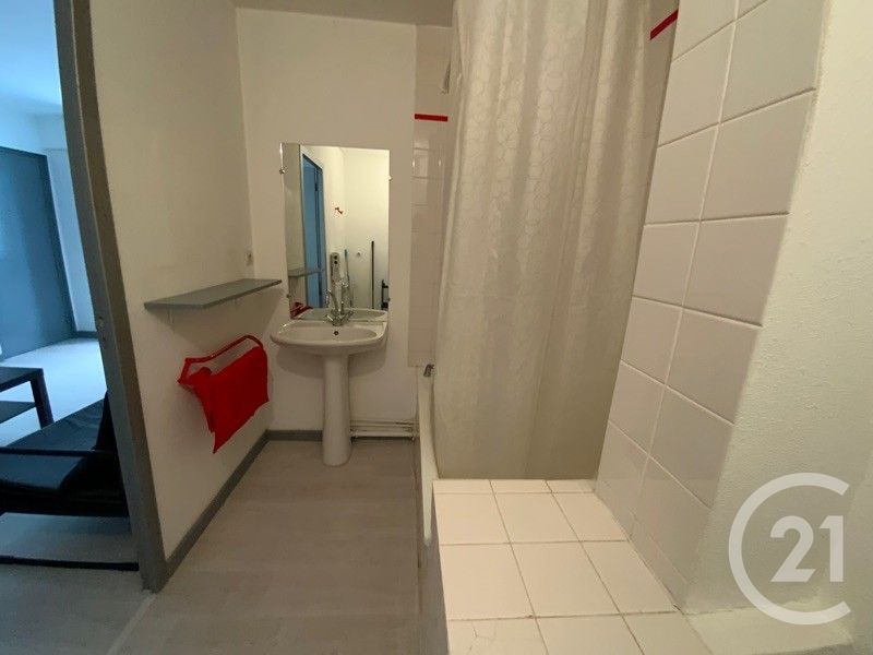 LOCATION - Appartement - ST ETIENNE (42000) - 370.0 €