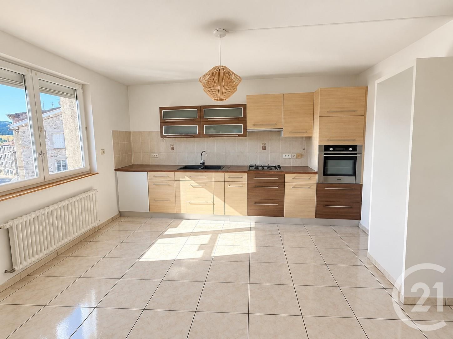 LOCATION - Appartement - ST GENEST MALIFAUX (42660) - 750.0 €
