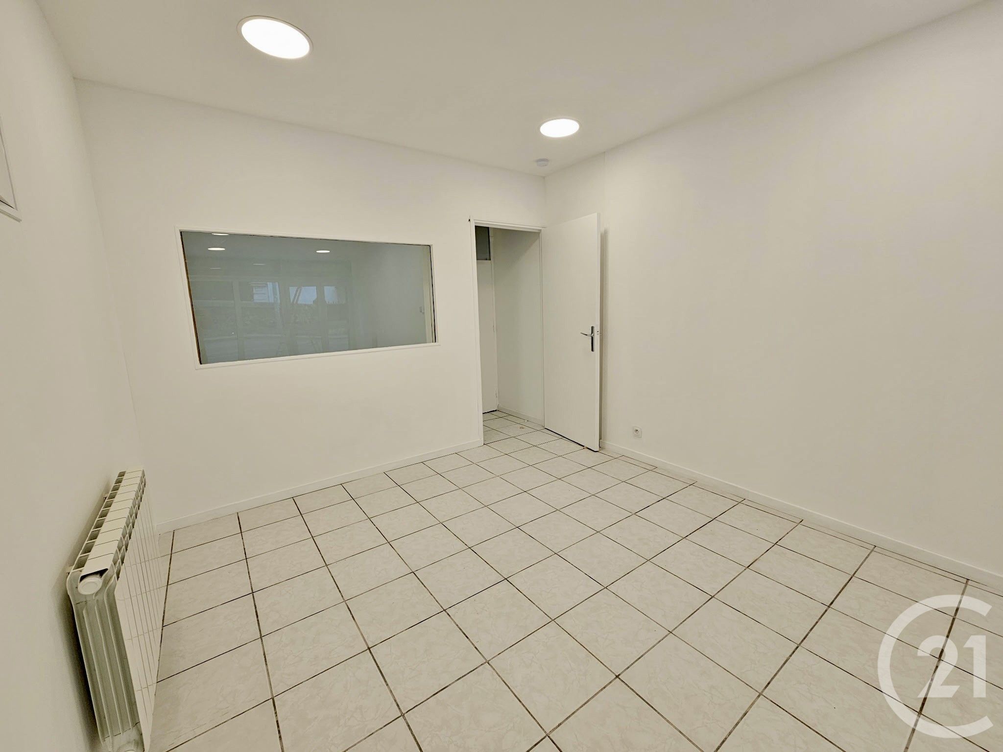 LOCATION - Commerce - ST ETIENNE (42100) - 350.0 €