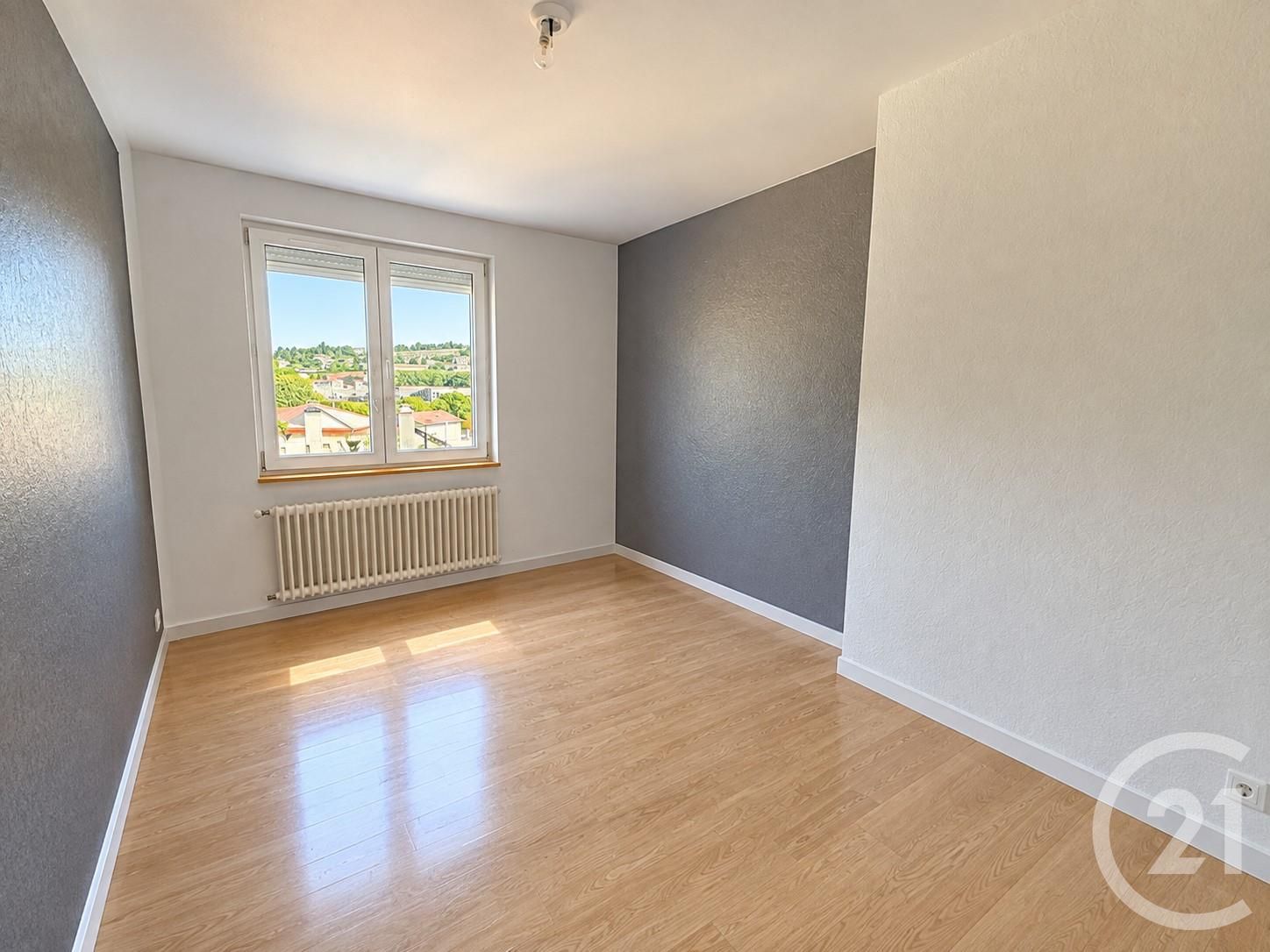LOCATION - Appartement - ST GENEST MALIFAUX (42660) - 750.0 €