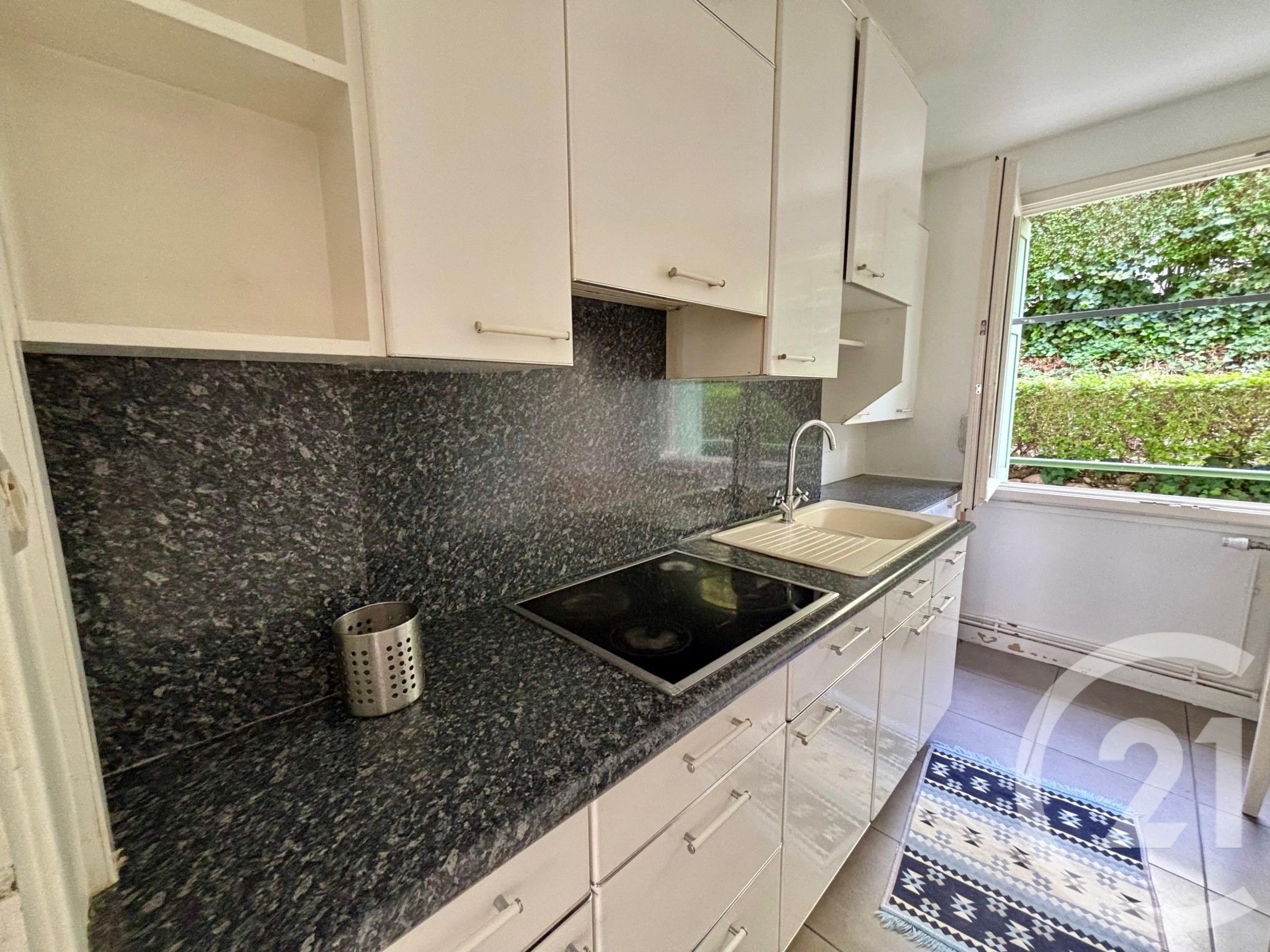 LOCATION - Appartement - ST ETIENNE (42000) - 600.0 €
