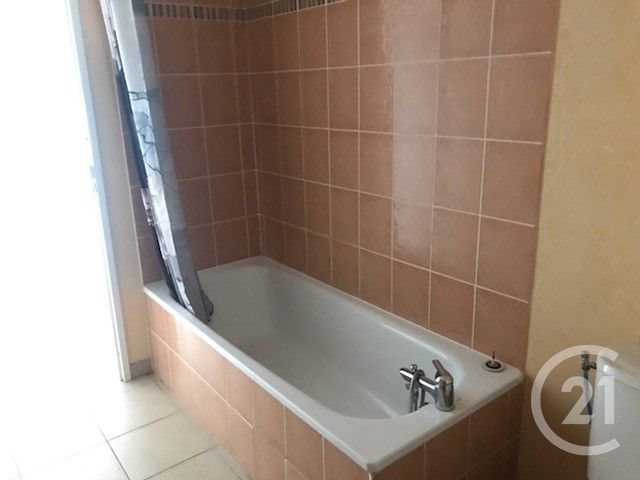 LOCATION - Appartement - ST ETIENNE (42100) - 390.0 €