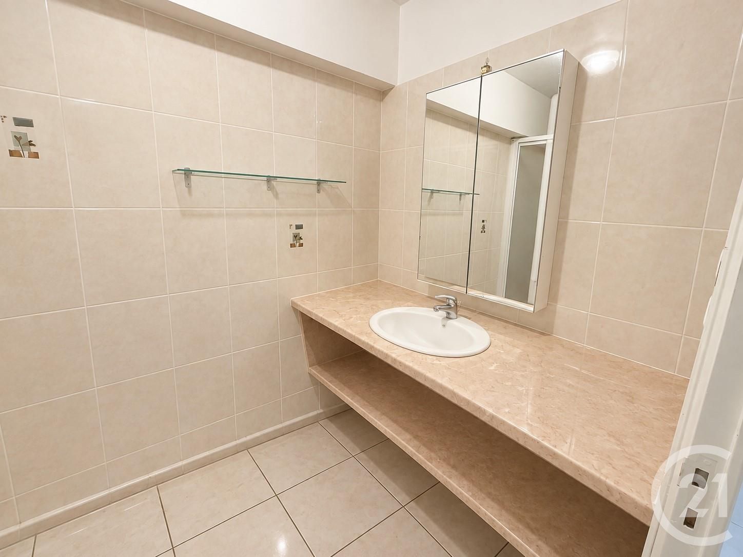LOCATION - Appartement - ST GENEST MALIFAUX (42660) - 750.0 €