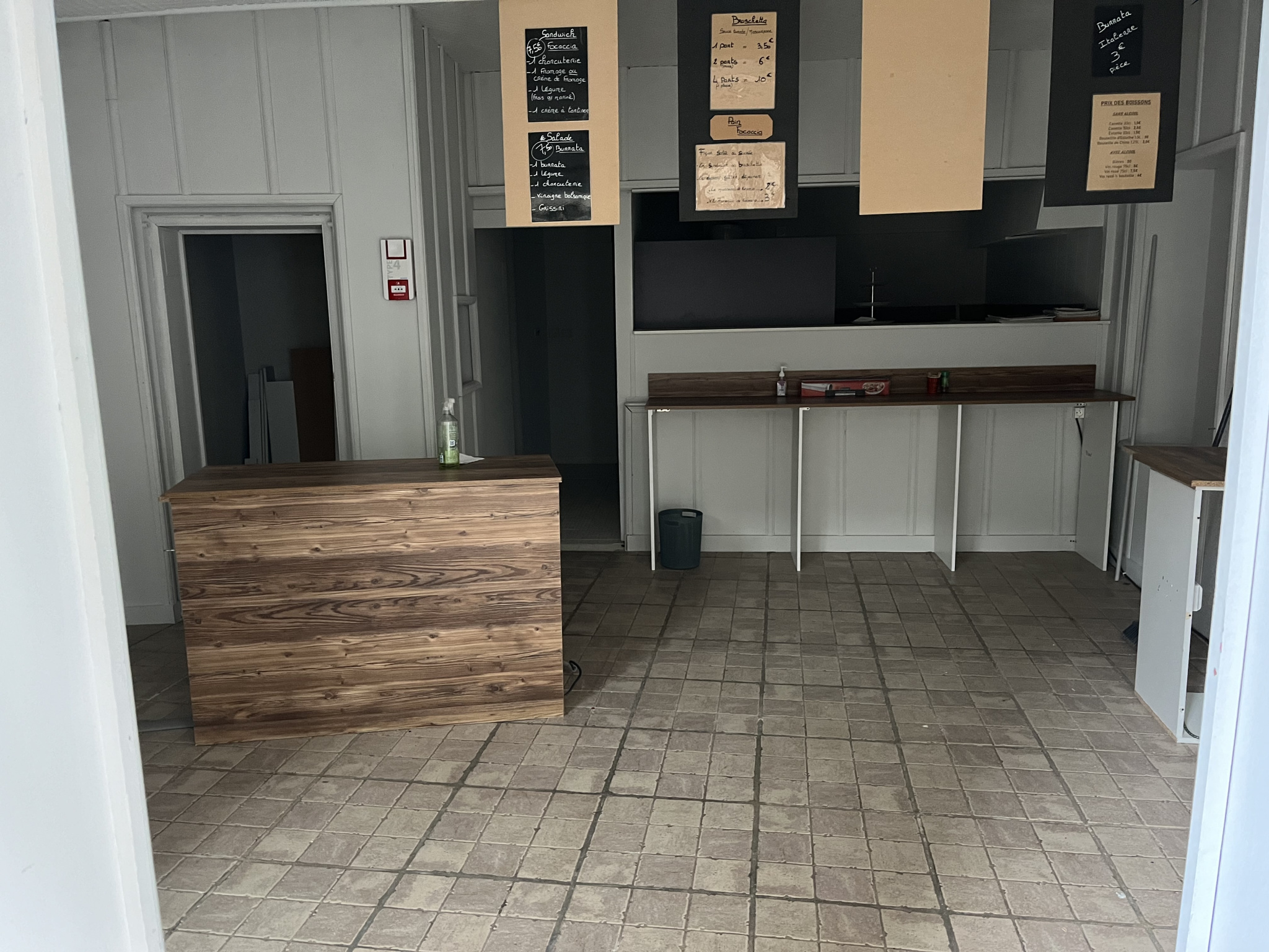 LOCATION - Inconnu - Saint-Bonnet-le-Château (42380) - 365 €