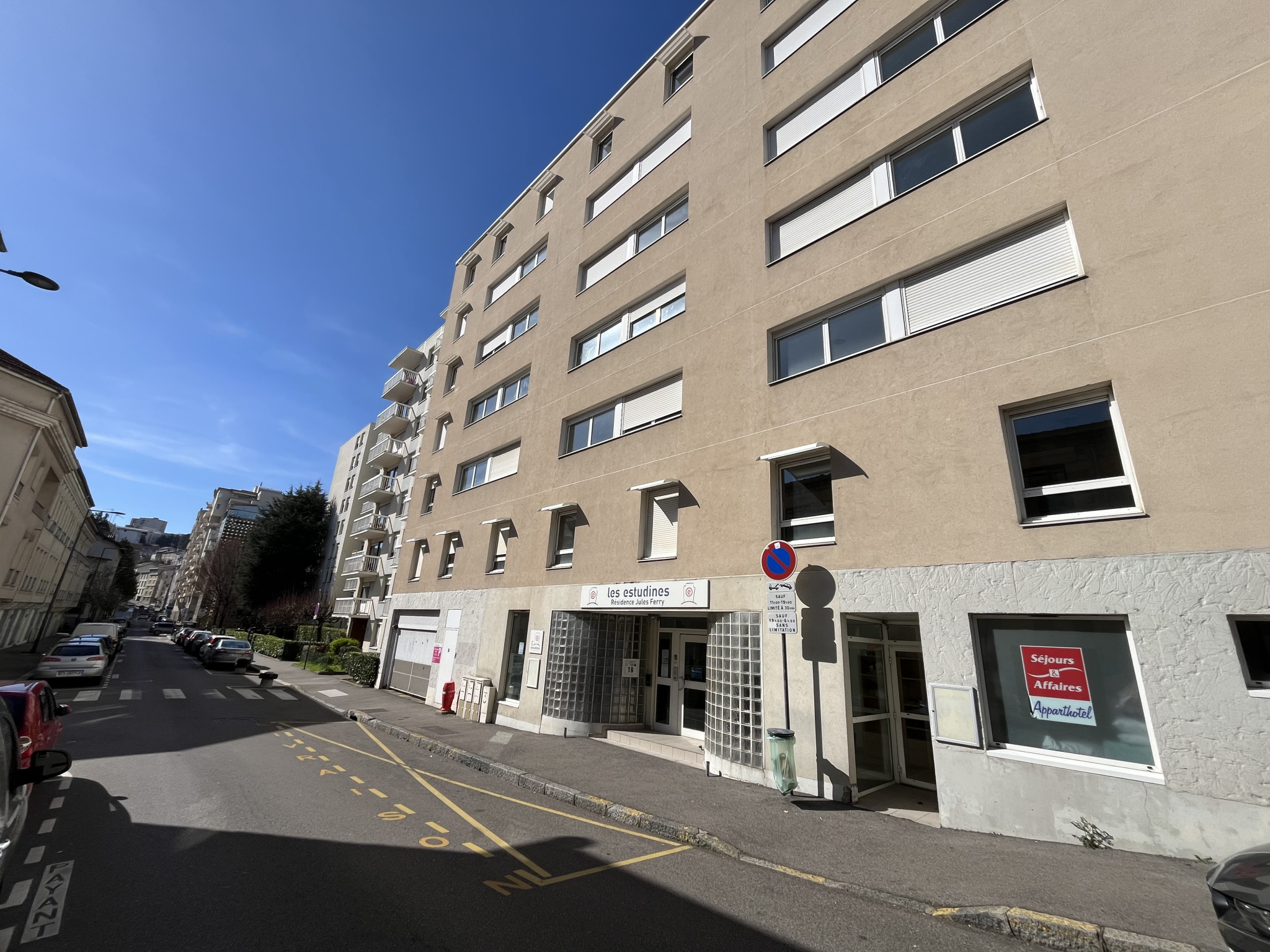 LOCATION - Appartement - Saint-Étienne (42100) - 415 €