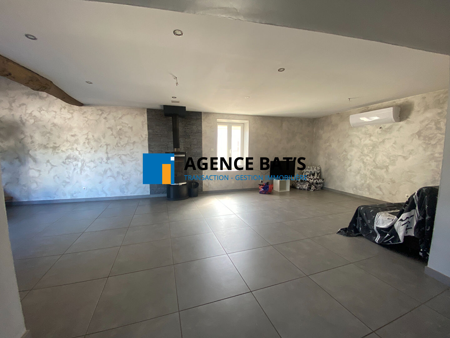 VENTE - Maison - CRAINTILLEUX (42210) - 295000 €