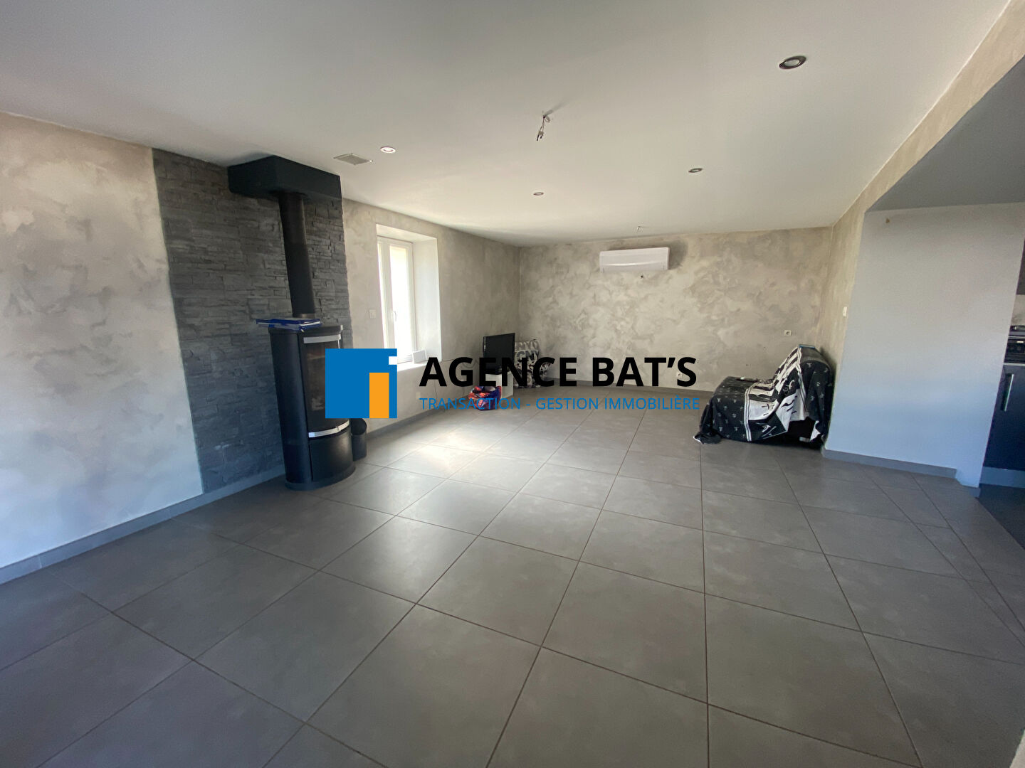 VENTE - Maison - CRAINTILLEUX (42210) - 295000 €