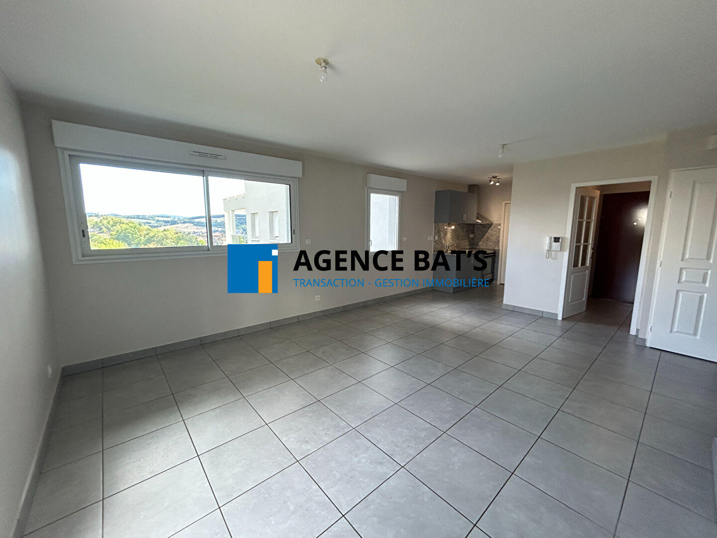 VENTE - Appartement - SAINT GENEST LERPT (42530) - 188000 €