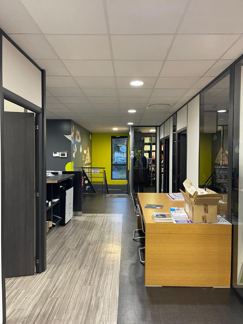 VENTE - Local - SAINT ETIENNE (42000) - 1260000 €